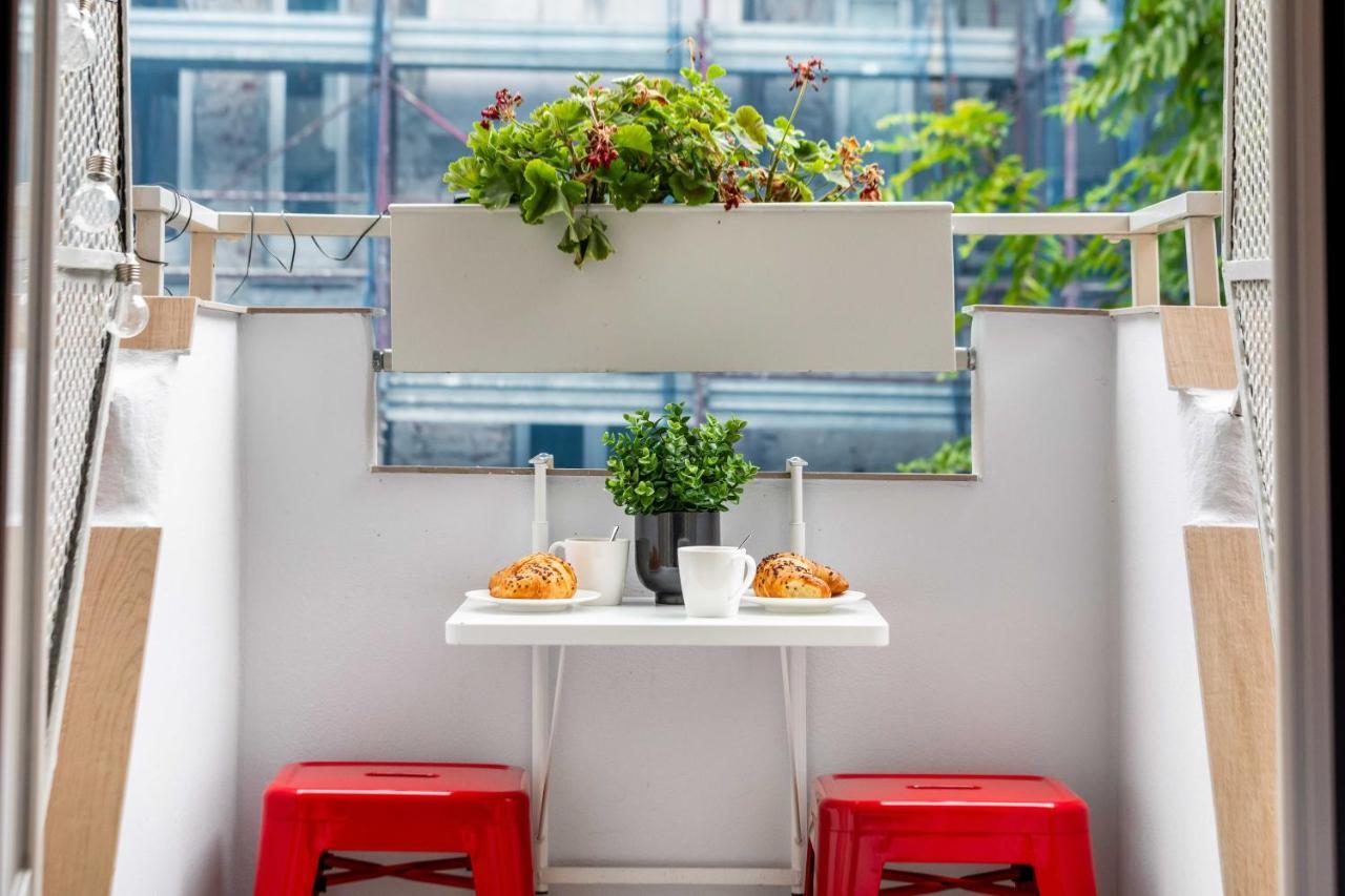 Prada & Bocconi - Cozy Studio, Fast Wifi, Tram Milan Bagian luar foto